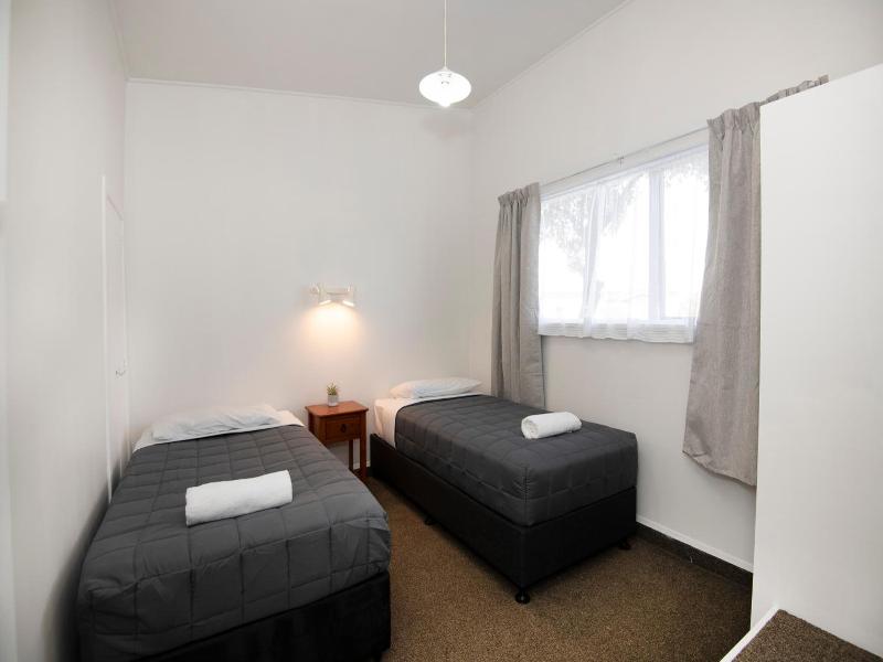 Spanish Lady Motel image