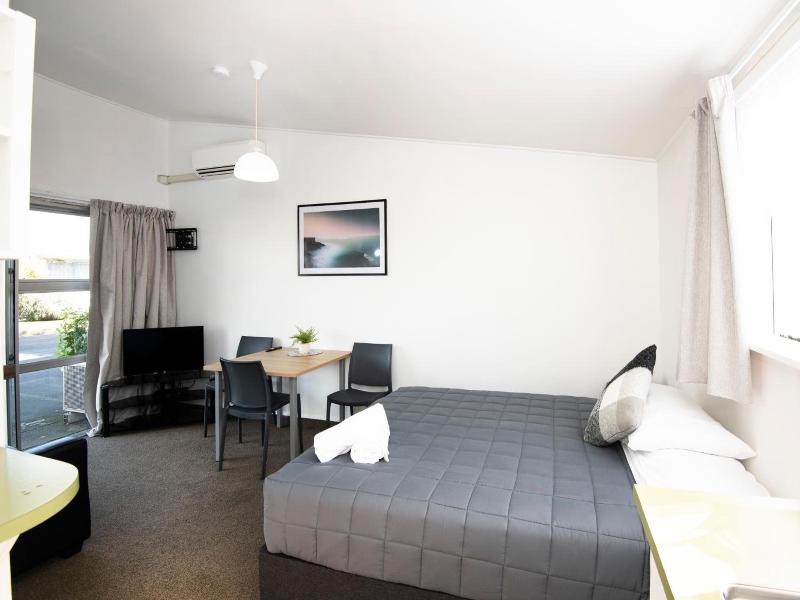 Spanish Lady Motel image