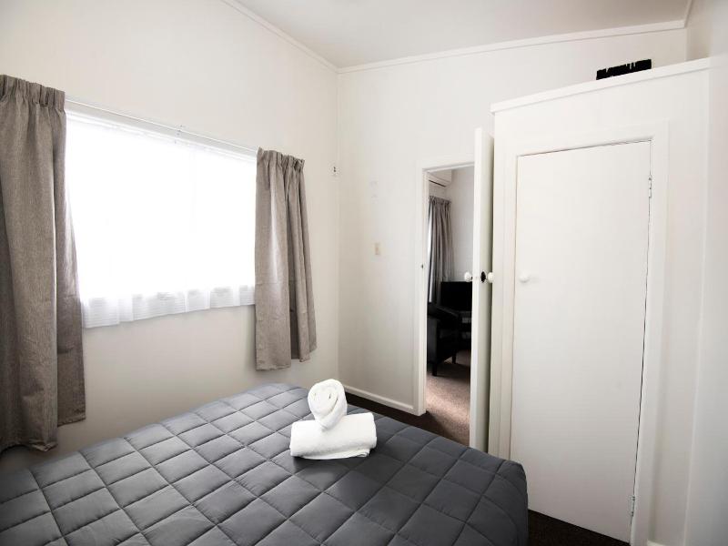 Spanish Lady Motel image