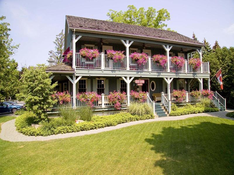 Weatherpine Inn image