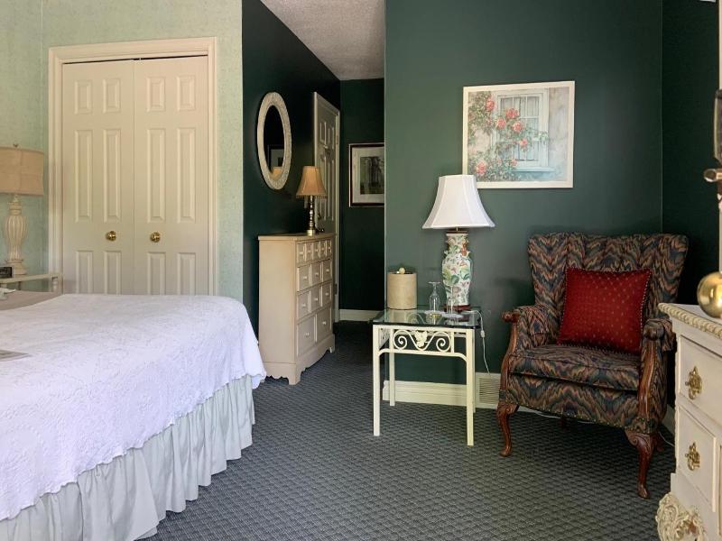Weatherpine Inn image