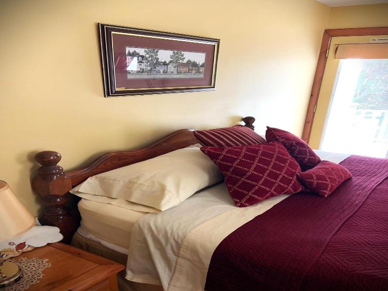 Weatherpine Inn image