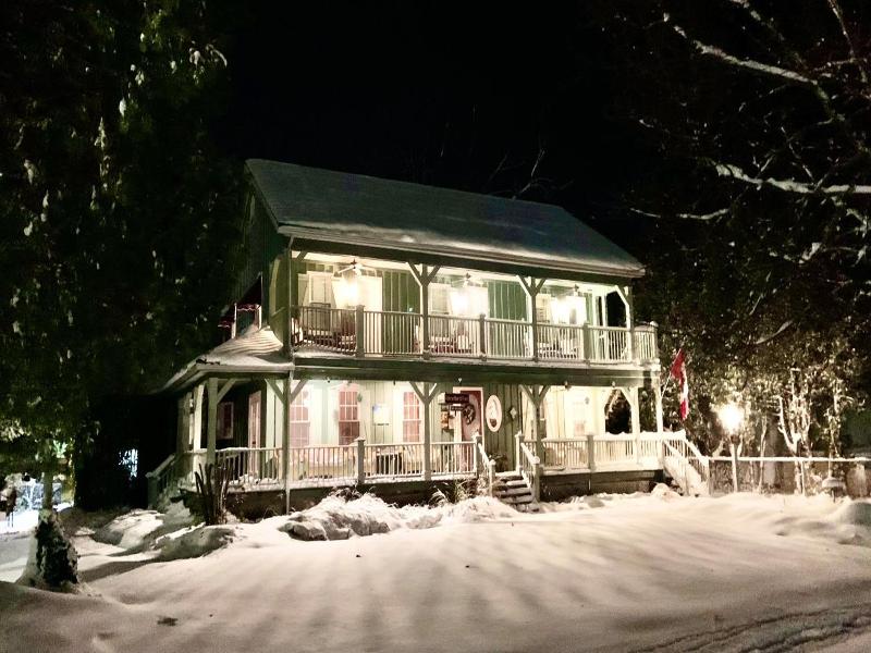 Weatherpine Inn image