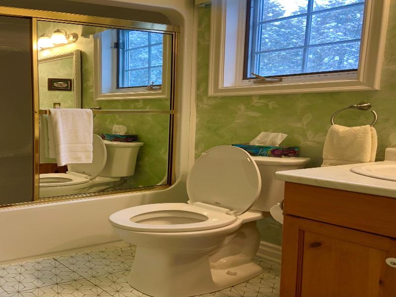 Weatherpine Inn image