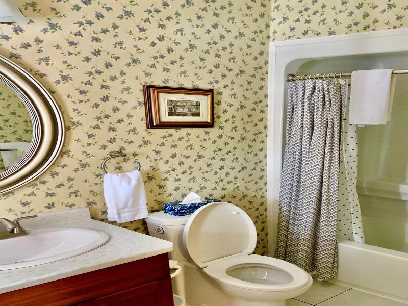Weatherpine Inn image