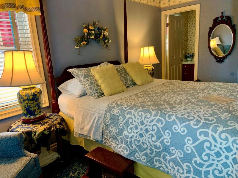 Weatherpine Inn image
