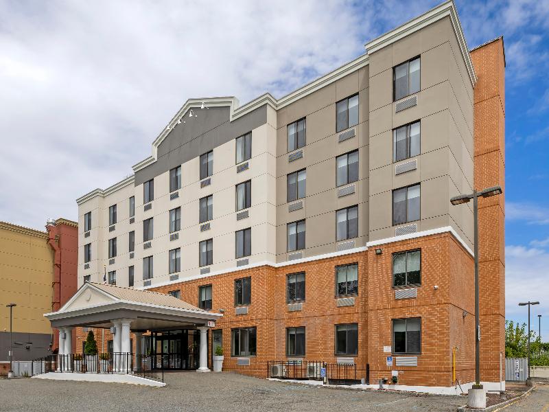Country Inn & Suites by Radisson Staten Island — exterior view