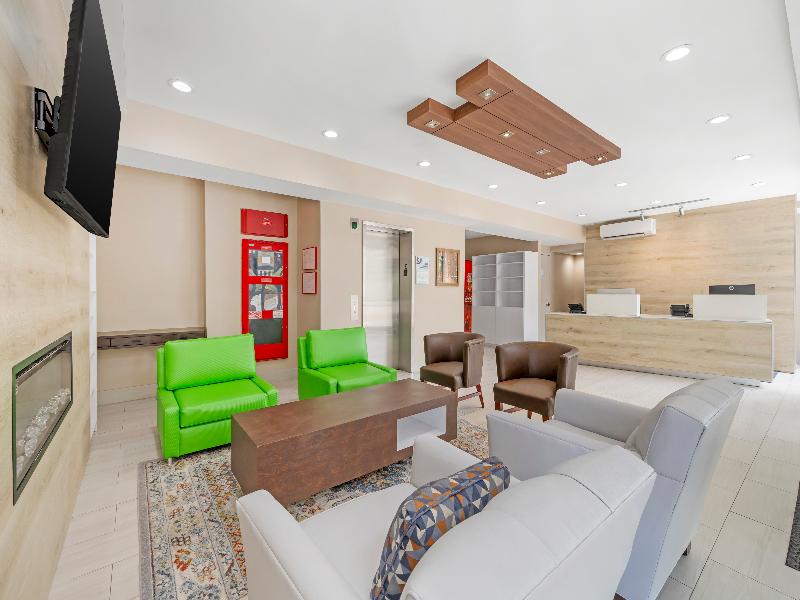 Country Inn & Suites by Radisson Staten Island — view