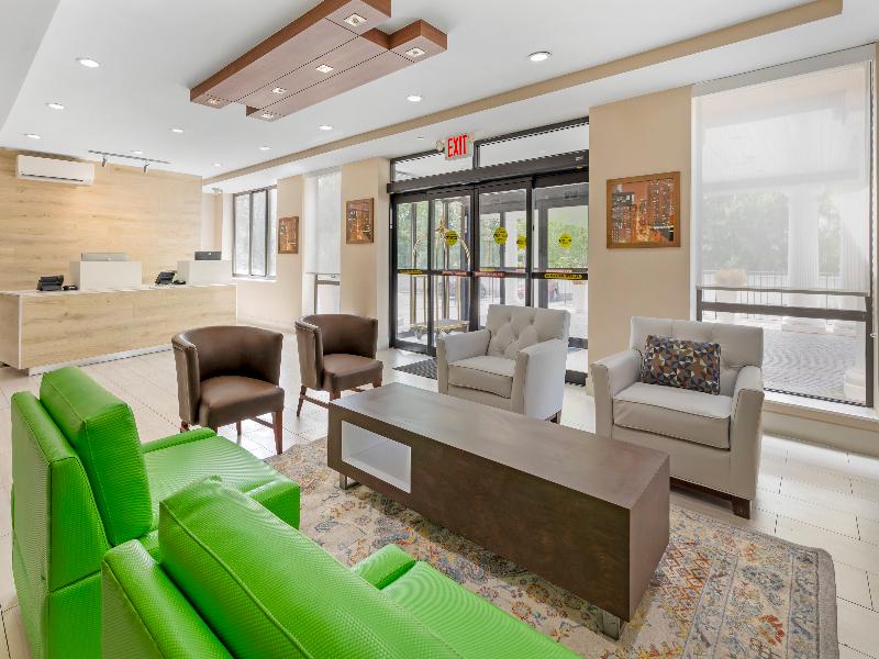 Country Inn & Suites by Radisson Staten Island image
