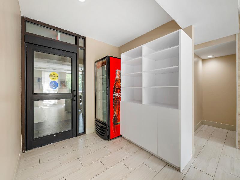 Country Inn & Suites by Radisson Staten Island image