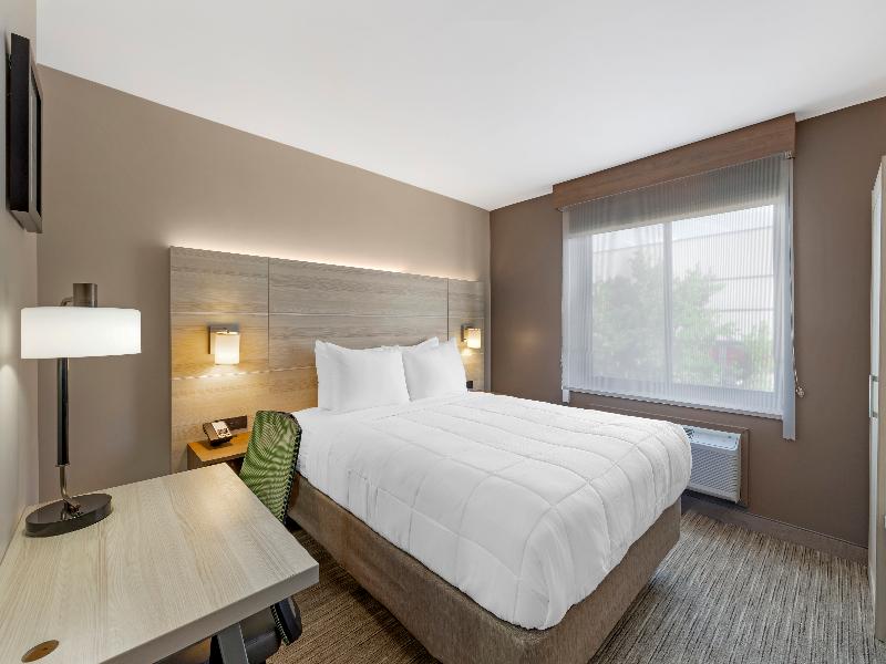 Country Inn & Suites by Radisson Staten Island image