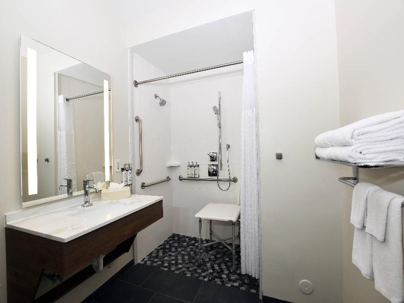 Staybridge Suites Detroit - Novi image