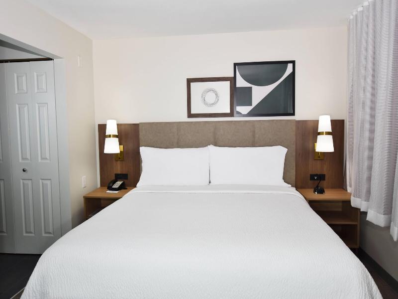Staybridge Suites Detroit - Novi image