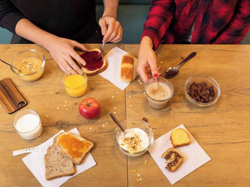 HotelF1 Cholet image