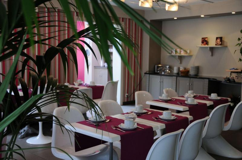 Hotel Servotel Castagniers image