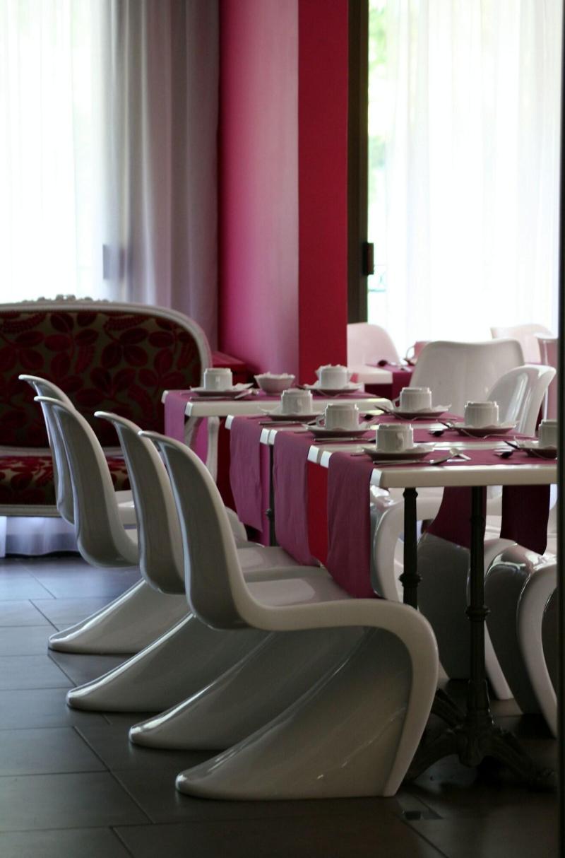 Hotel Servotel Castagniers image