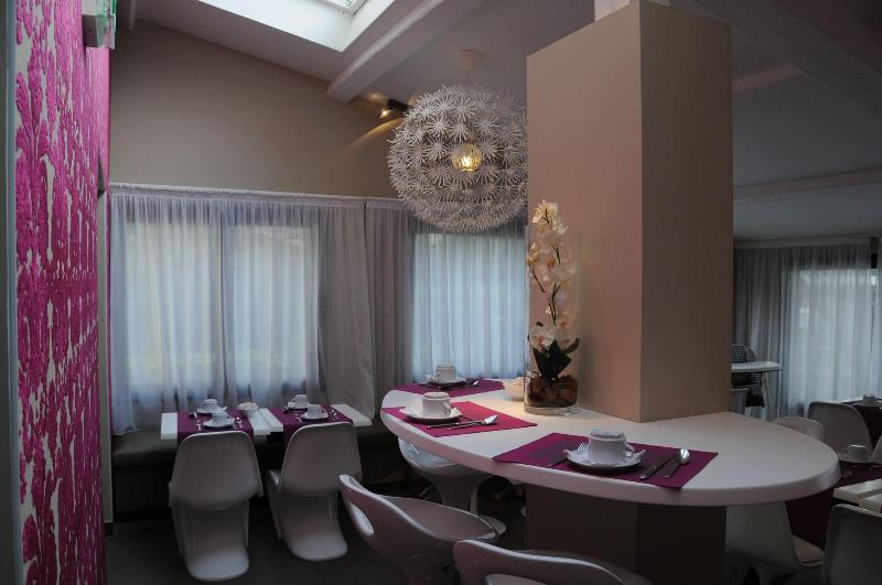 Hotel Servotel Castagniers image