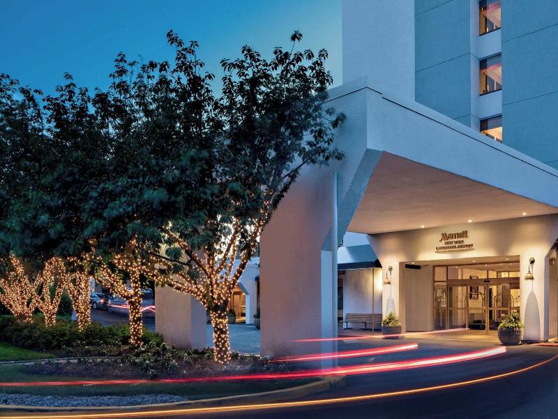 New York Laguardia Airport Marriott image