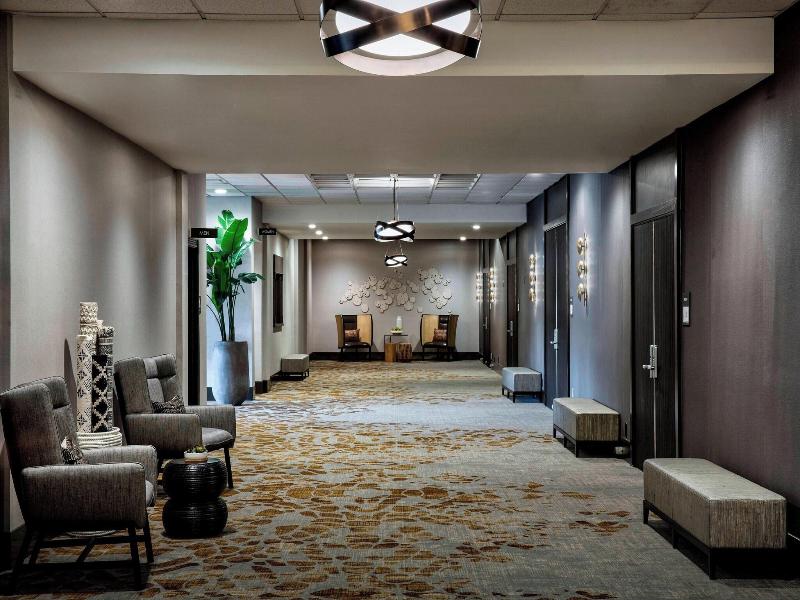 New York Laguardia Airport Marriott image