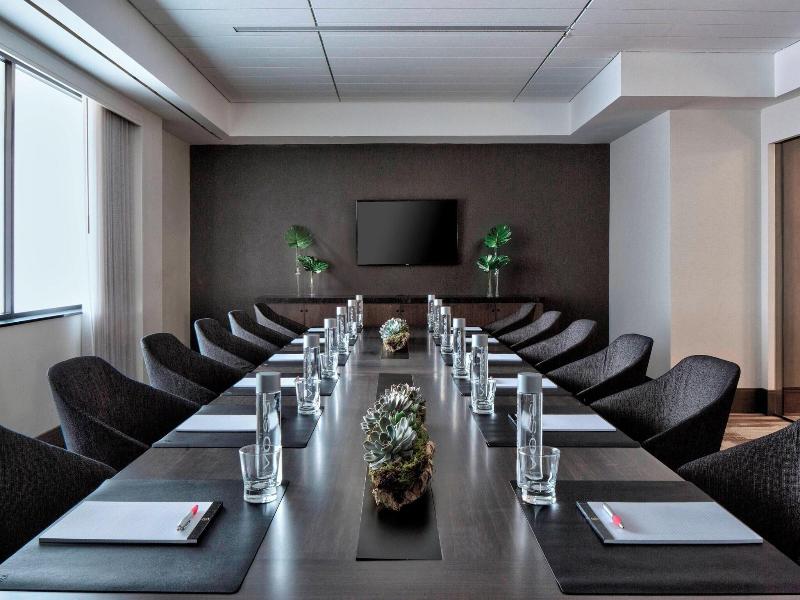 New York Laguardia Airport Marriott image