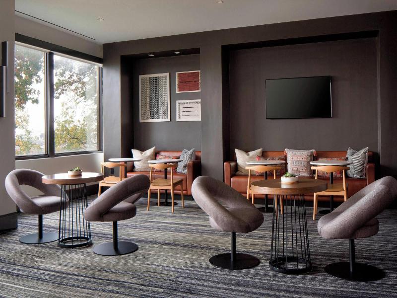 New York Laguardia Airport Marriott image