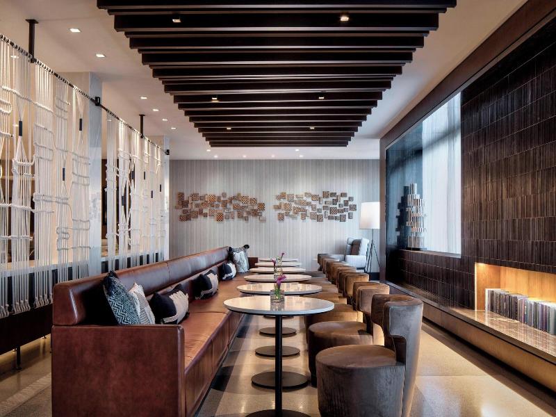 New York Laguardia Airport Marriott image