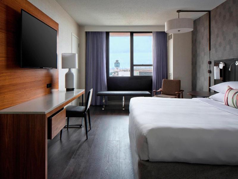 New York Laguardia Airport Marriott image