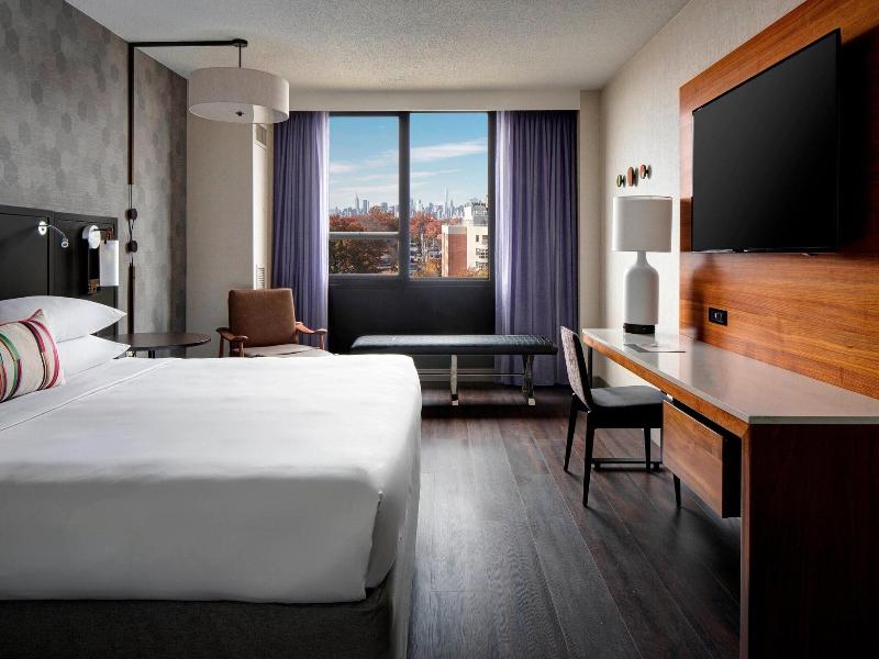 New York Laguardia Airport Marriott image