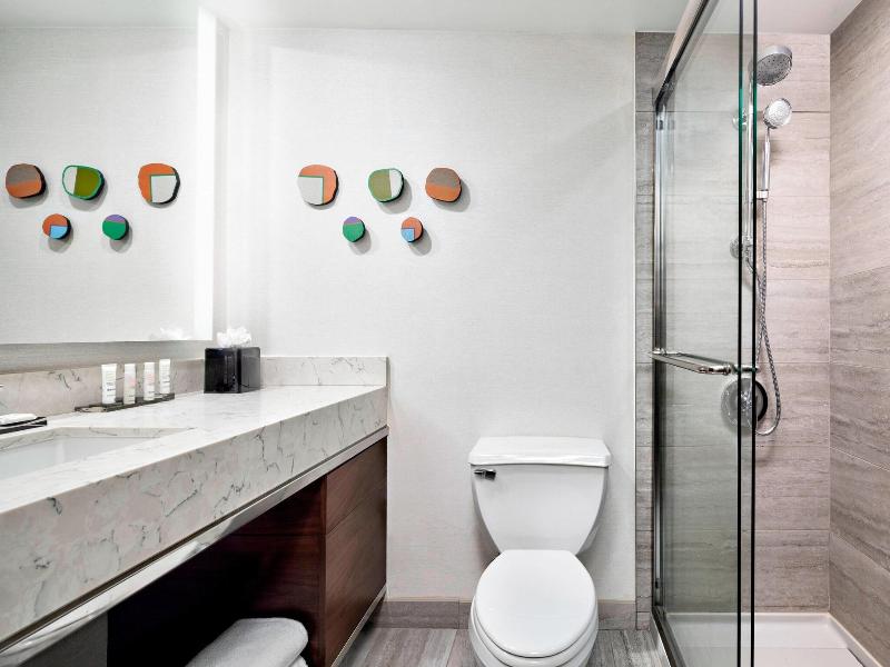 New York Laguardia Airport Marriott image