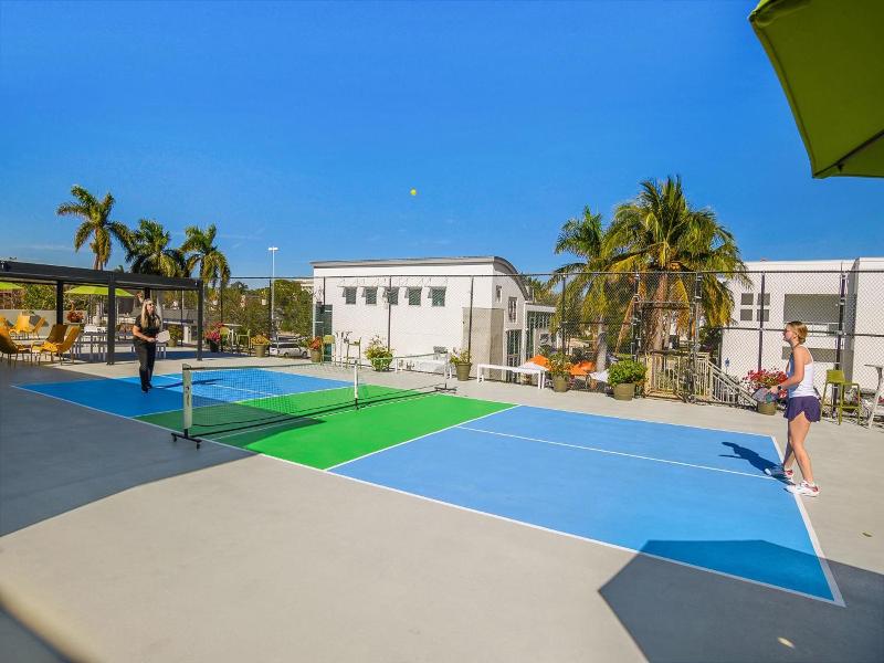 Naples Park Central image