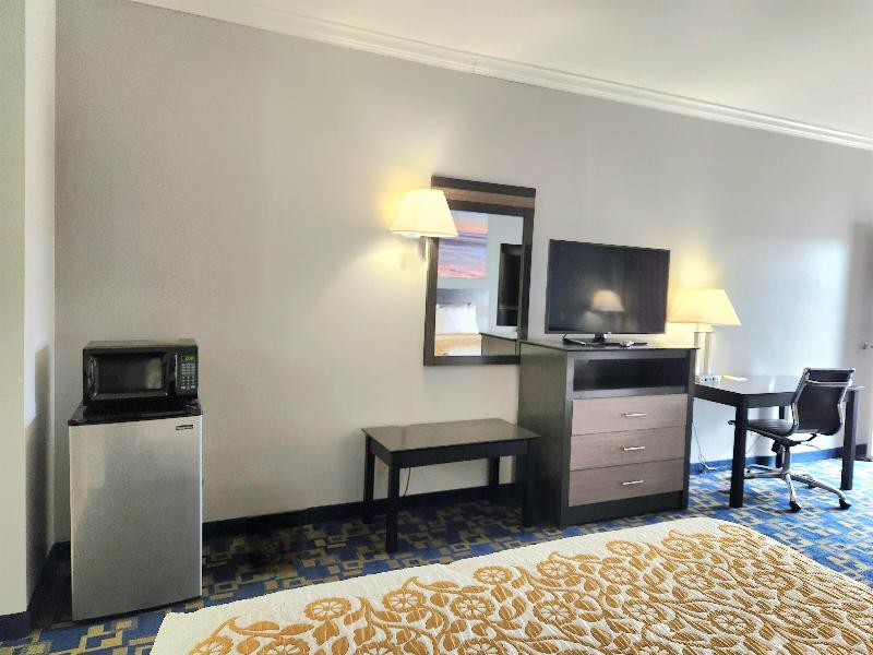 Days Inn By Wyndham Robstown image