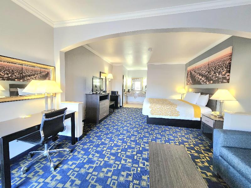 Days Inn By Wyndham Robstown image