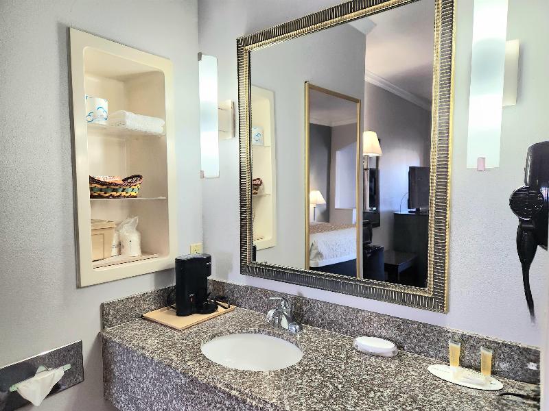 Days Inn By Wyndham Robstown image