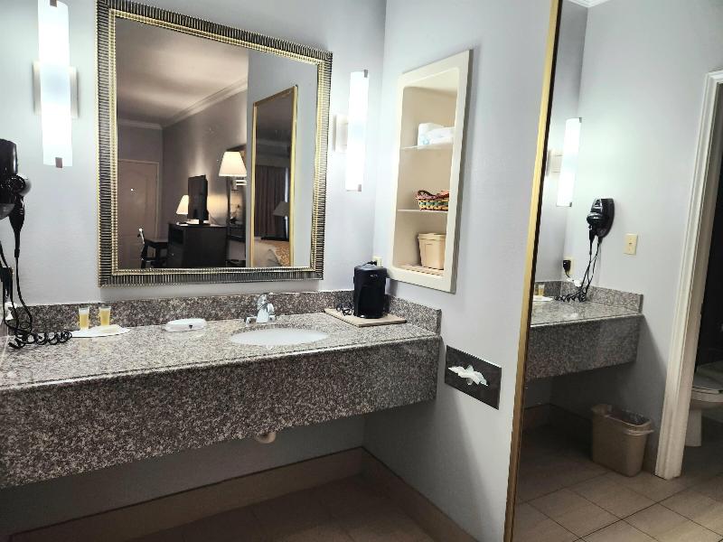 Days Inn By Wyndham Robstown image