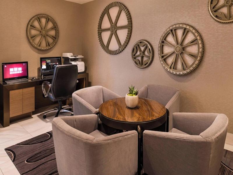 Marriott Melville Long Island image