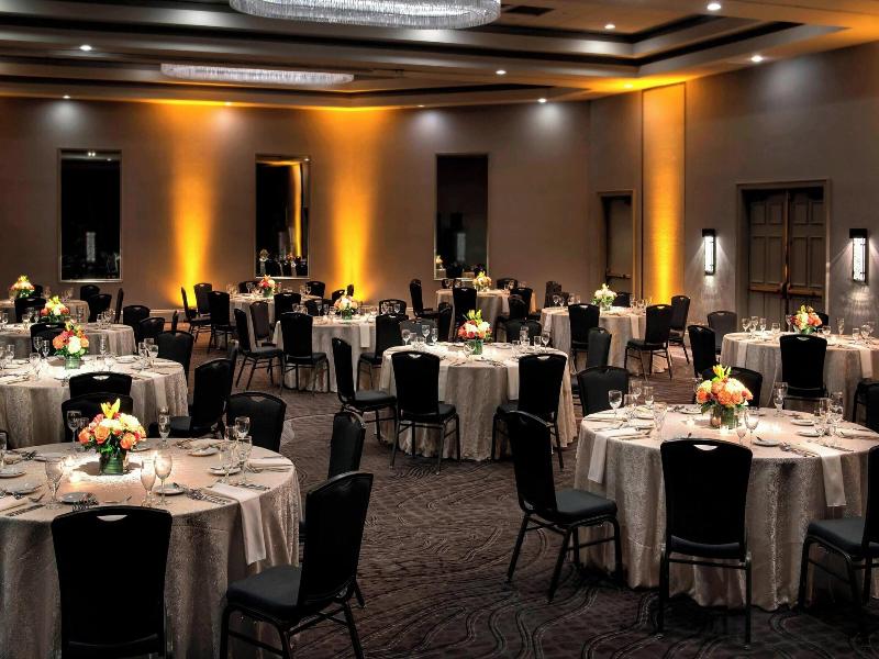Marriott Melville Long Island image