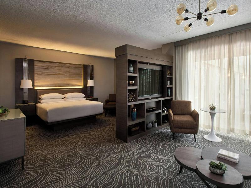 Marriott Melville Long Island image