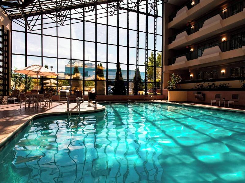 Marriott Melville Long Island image
