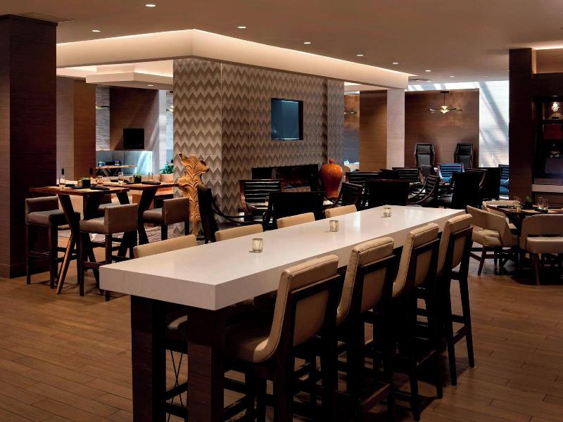 Marriott Melville Long Island image