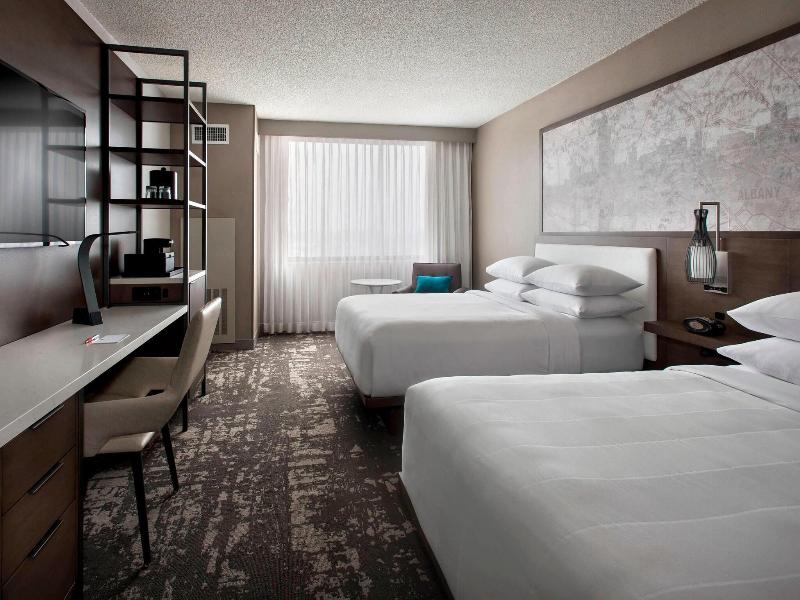 Marriott Melville Long Island image