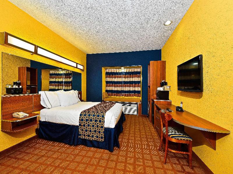 Microtel Inn & Suites By Wyndham New Braunfels image