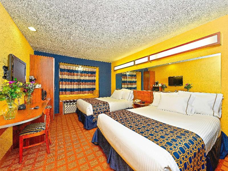 Microtel Inn & Suites By Wyndham New Braunfels image