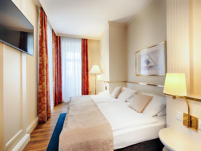 Welcome Residenzschloss Bamberg image