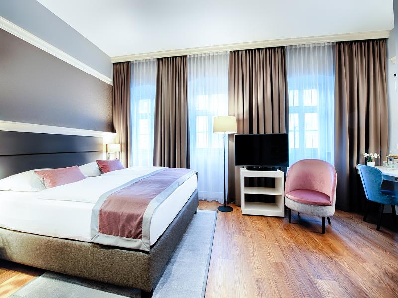 Welcome Residenzschloss Bamberg image