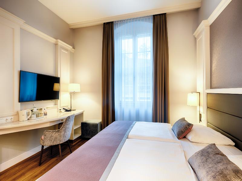 Welcome Residenzschloss Bamberg image