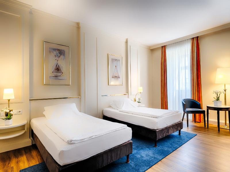 Welcome Residenzschloss Bamberg image