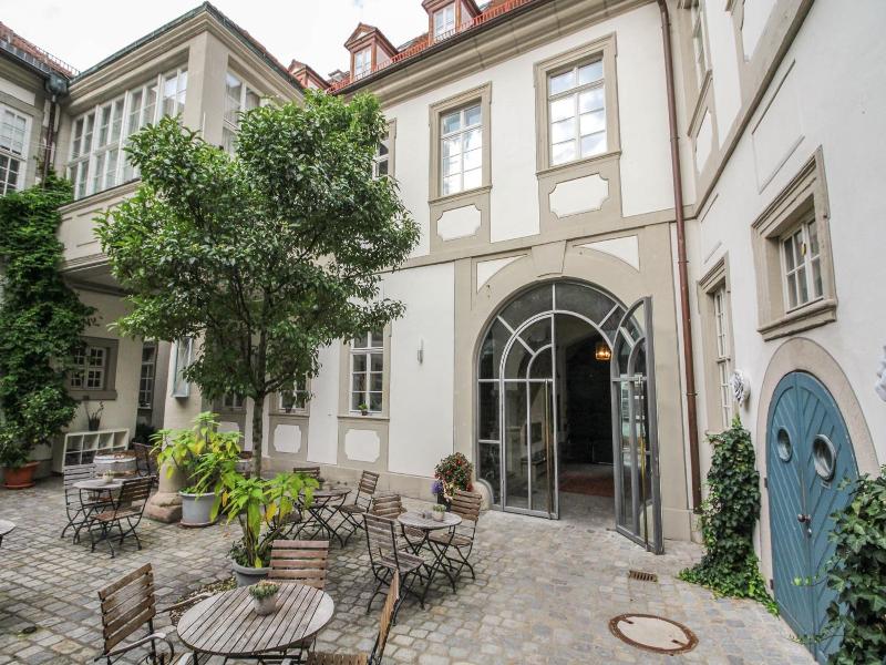 Palais Schrottenberg image