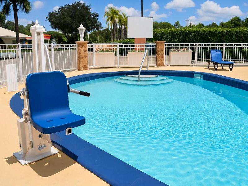 Spinnaker Inn of Naples image
