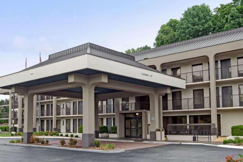 BAYMONT INN AND SUITES NASHVILLE AIRPORT/ BRILEY