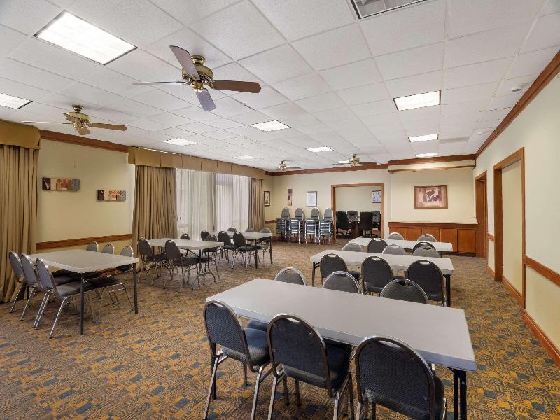 Days Inn by Wyndham Alice image